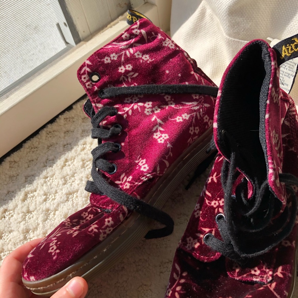 Velvet Dr. Martens Sneakers 💌